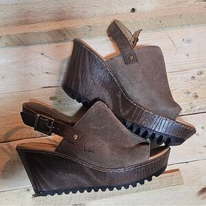 b.o.c Noelle Brown Wedge Sandals for Women Size 6